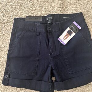 New Jones utility Shorts size 4